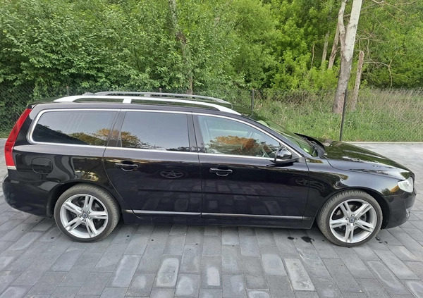 Volvo V70 cena 43600 przebieg: 318689, rok produkcji 2016 z Otwock małe 562